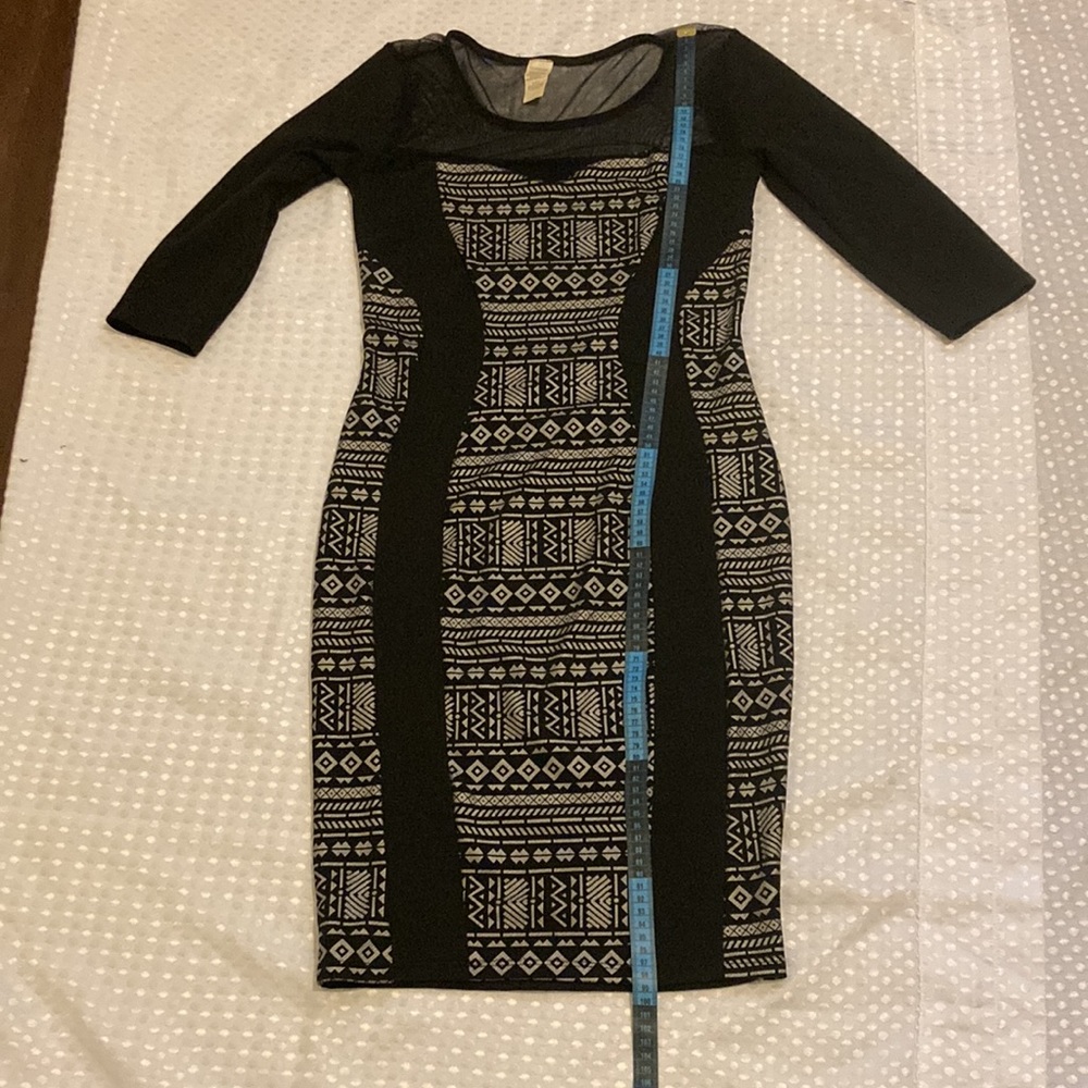 Dress - Picture 8 of 9